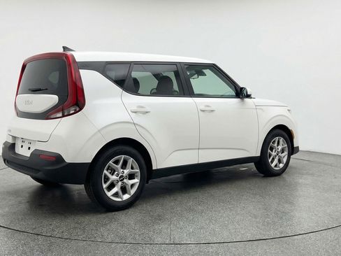 Used 2025 Kia Soul LX w/ LX Technology Package image 9