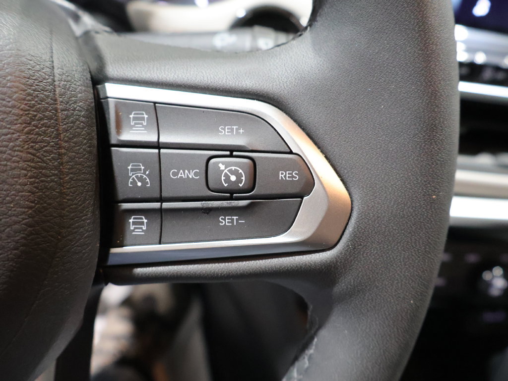 Certified 2025 Jeep Compass Limited AWD/4WD image 33