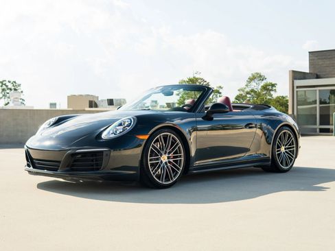 Used 2018 Porsche 911 Carrera 4S image 22