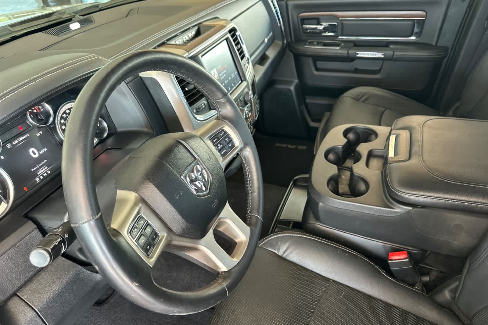 Used 2018 RAM 1500 Laramie w/ Convenience Group AWD/4WD image 9