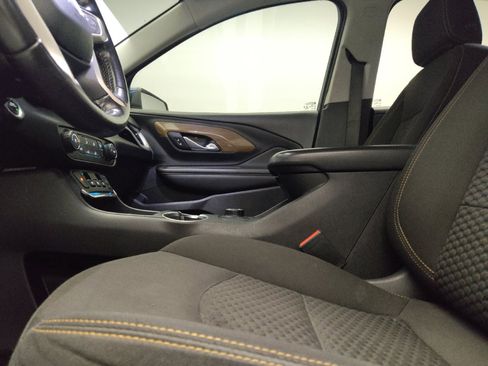 Used 2020 GMC Terrain SLE FWD image 17