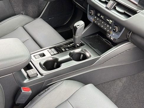 New 2026 Subaru Outback Touring AWD/4WD image 9