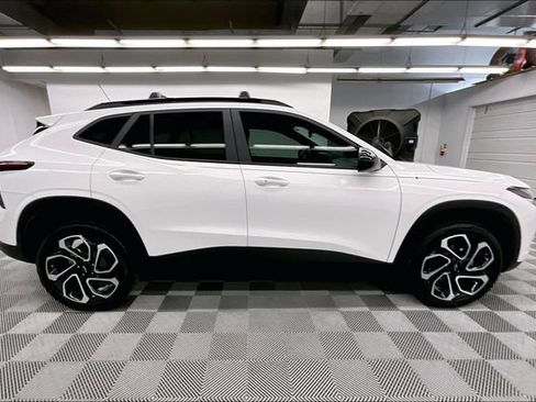 Used 2025 Chevrolet Trax RS w/ Driver Confidence Package FWD image 16