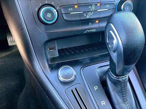 Used 2017 Ford Focus SE image 22