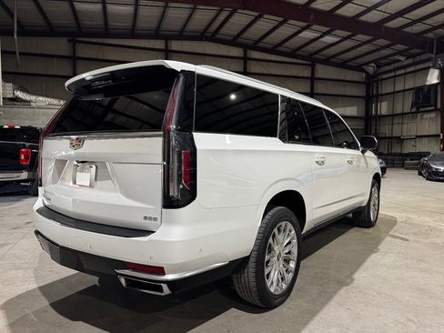Used 2021 Cadillac Escalade ESV Premium Luxury image 5