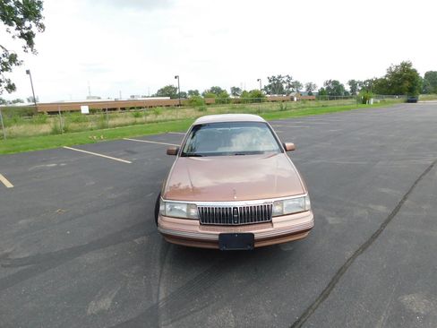 Used 1992 Lincoln Continental Executive image 4