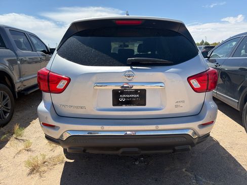 Used 2020 Nissan Pathfinder SL AWD/4WD image 5