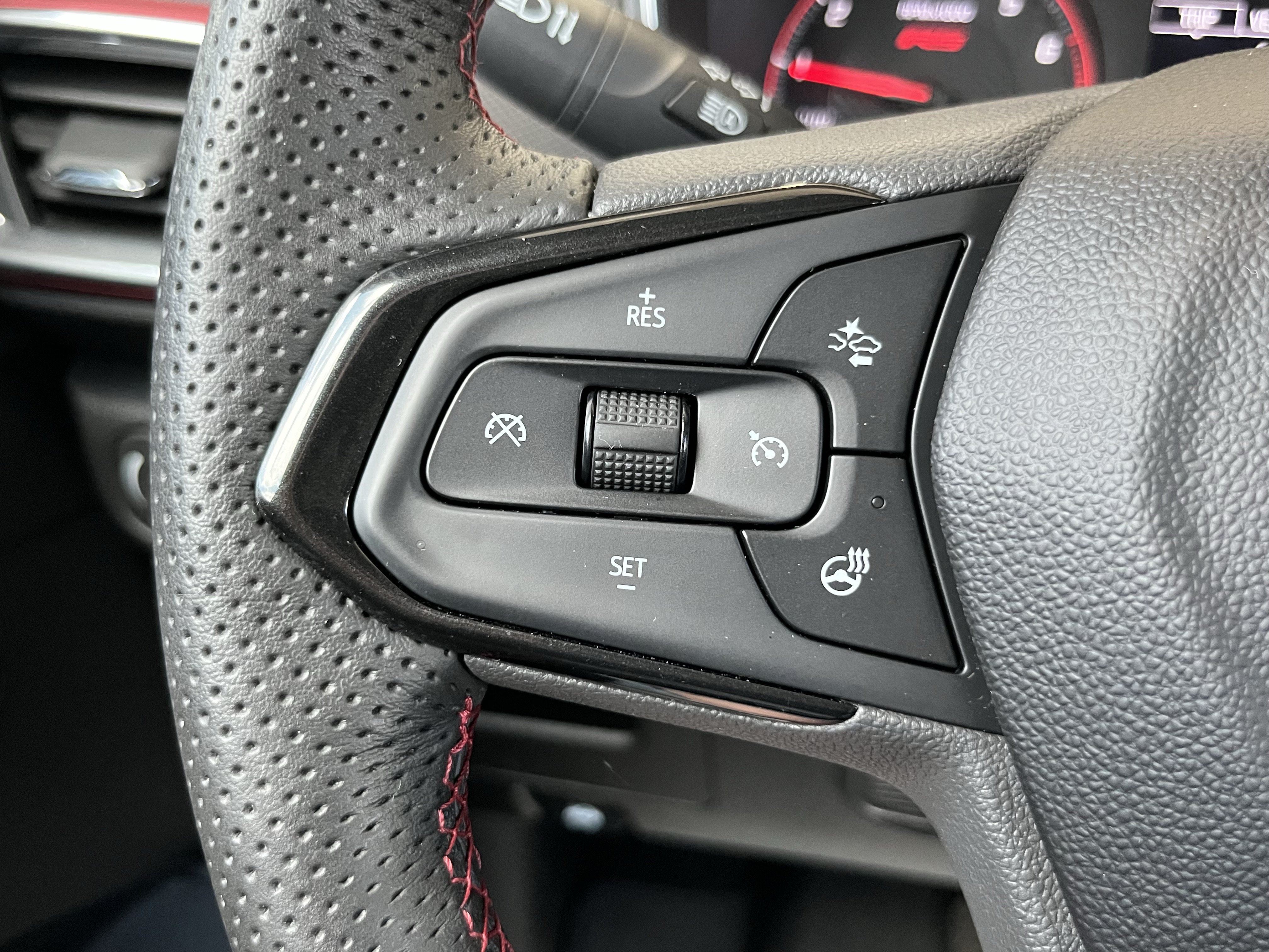 Used 2023 Chevrolet TrailBlazer RS FWD image 23