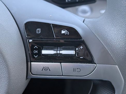 Certified 2024 Hyundai Elantra SEL image 6