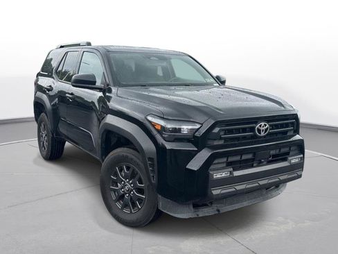 Certified 2025 Toyota 4Runner SR5 AWD/4WD image 4