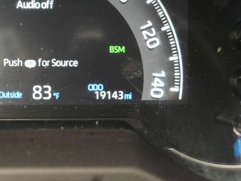 Used 2024 Toyota RAV4 XLE AWD/4WD image 25
