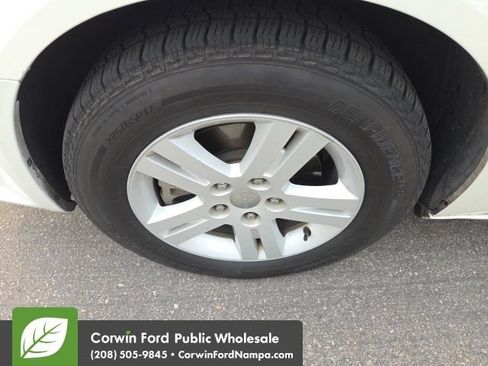 Used 2012 Dodge Grand Caravan Crew w/ Crew Value Pkg FWD image 17