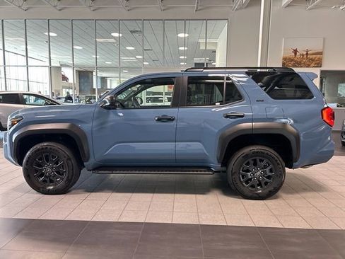 Used 2025 Toyota 4Runner SR5 image 6