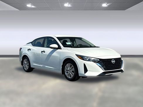 Used 2025 Nissan Sentra S image 6