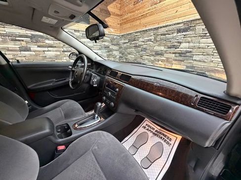 Used 2014 Chevrolet Impala LT w/ LT Sunroof Package FWD image 13