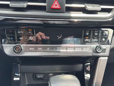 Used 2025 Kia Seltos S FWD image 16