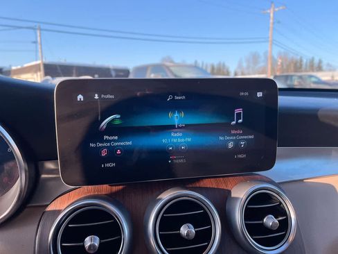 Used 2022 Mercedes-Benz GLC 300 4MATIC image 16