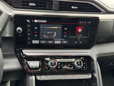 New 2026 GMC Sierra 3500 Denali w/ Denali Reserve Package AWD/4WD image 20