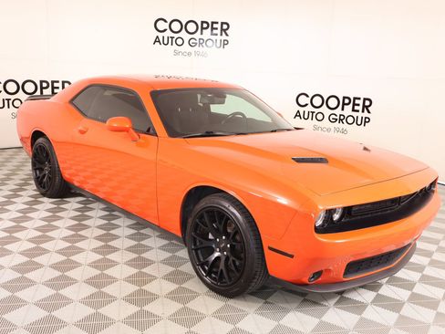 Used 2020 Dodge Challenger SXT w/ Blacktop Package RWD image 1
