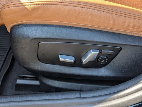 Used 2022 BMW 530i w/ Premium Package RWD image 17