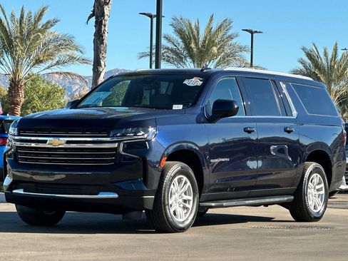 Used 2024 Chevrolet Suburban LT image 8