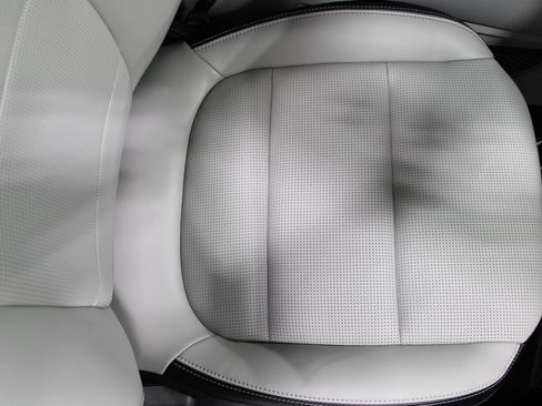 Used 2023 Ford Escape Platinum AWD/4WD image 27