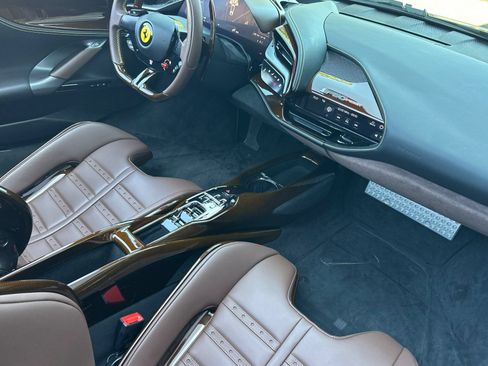 Used 2023 Ferrari SF90 Spider AWD/4WD image 17