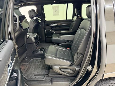 Used 2022 Jeep Wagoneer Series II w/ Convenience Group I image 20