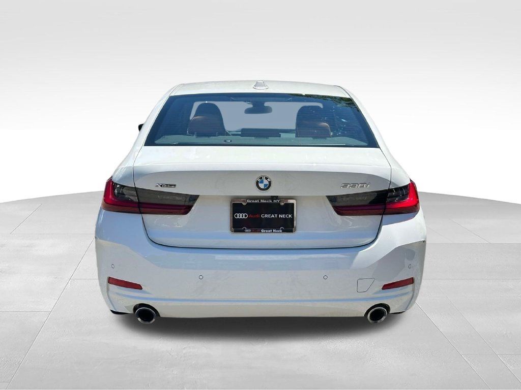 Used 2023 BMW 330i xDrive Sedan w/ Premium Package AWD/4WD image 22