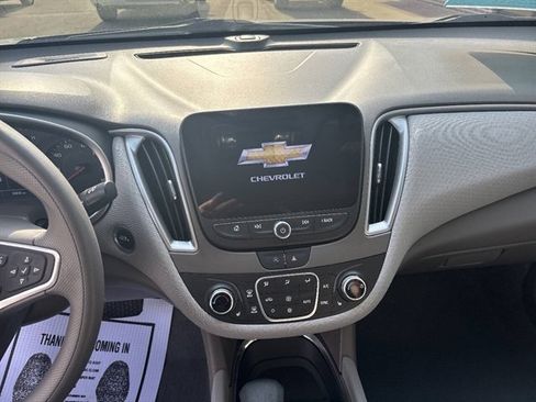 Used 2025 Chevrolet Malibu LT FWD image 6