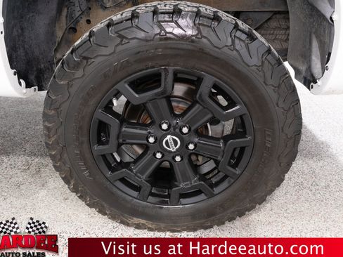 Used 2019 Nissan Titan SL w/ Midnight Edition AWD/4WD image 10
