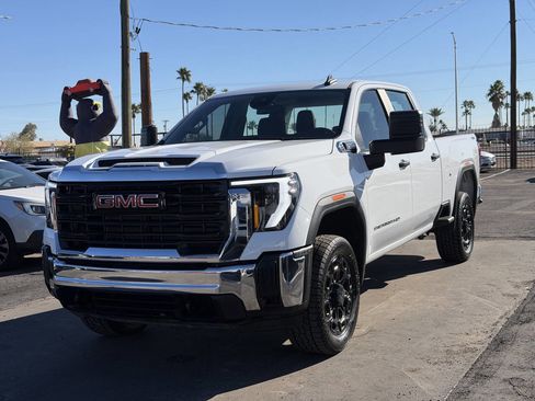 Used 2024 GMC Sierra 2500 Pro image 2