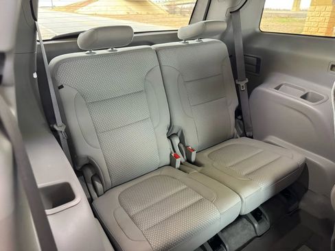 Used 2022 GMC Acadia SLE image 27