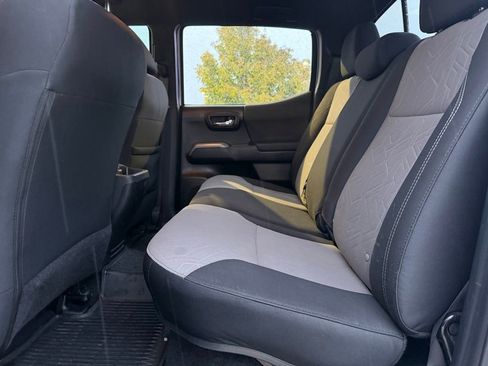 Used 2023 Toyota Tacoma TRD Off-Road w/ Technology Package AWD/4WD image 25