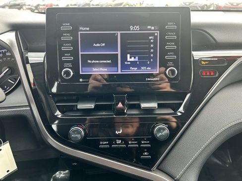 Certified 2021 Toyota Camry SE image 22