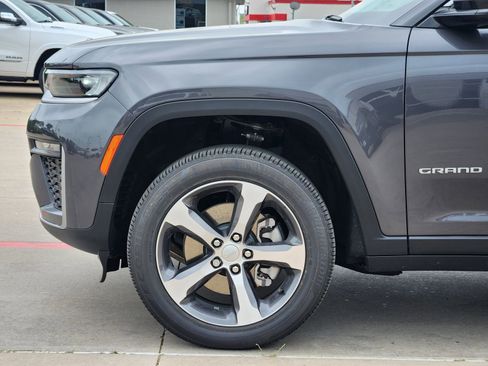 New 2026 Jeep Grand Cherokee L Limited AWD/4WD image 9