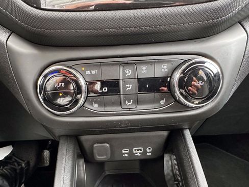 Used 2023 Chevrolet TrailBlazer LT w/ Convenience Package AWD/4WD image 23