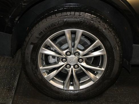 Certified 2022 Cadillac XT5 Premium Luxury image 37