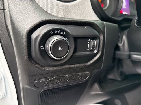 Used 2025 Jeep Wrangler Unlimited Sport AWD/4WD image 31