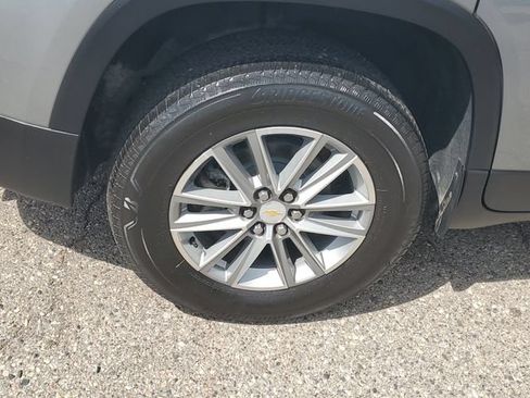 Used 2023 Chevrolet Traverse LT AWD/4WD image 5