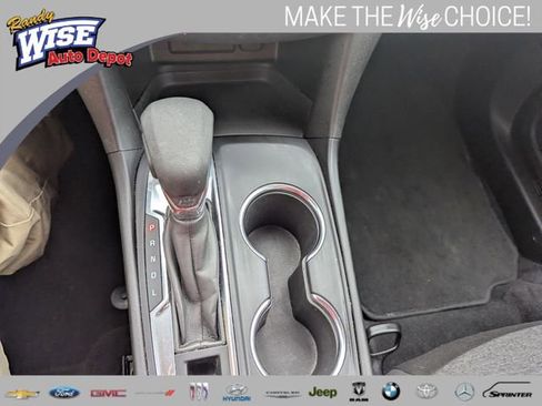 Used 2022 Chevrolet Equinox LT image 16