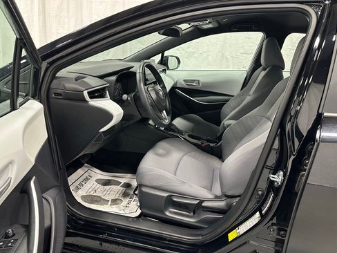 Used 2025 Toyota Corolla SE image 10