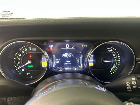 Used 2022 Jeep Wrangler Unlimited Sahara w/ Cold Weather Group image 17