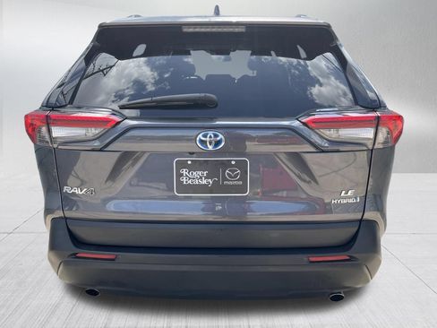 Used 2022 Toyota RAV4 LE AWD/4WD image 7
