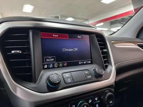 Used 2023 GMC Acadia SLE w/ Driver Convenience Package image 24