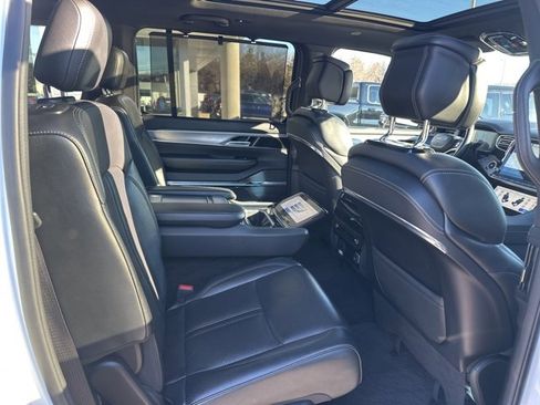 Used 2022 Jeep Grand Wagoneer Series I image 21