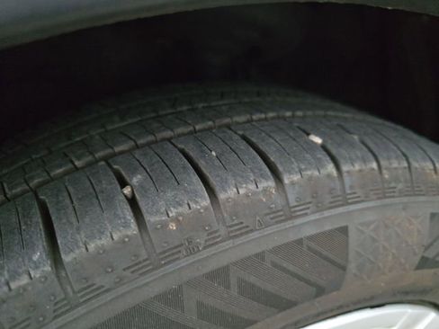 Used 2022 Toyota C-HR XLE image 27