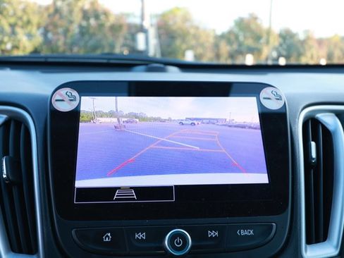 Used 2024 Chevrolet Malibu LT image 14