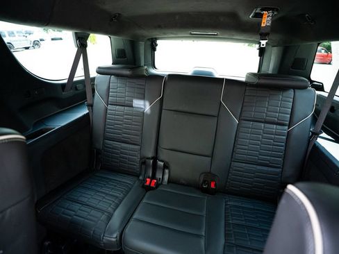 Used 2025 Cadillac Escalade ESV V AWD/4WD image 55