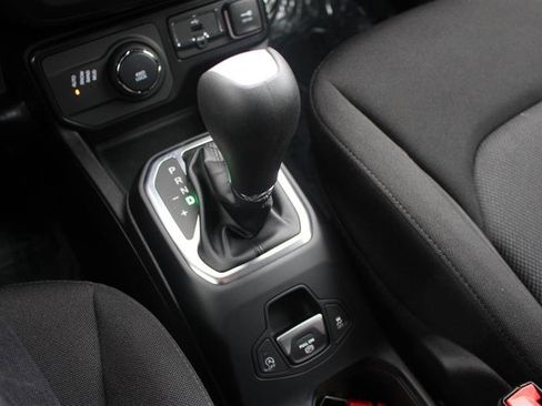 Used 2023 Jeep Renegade Latitude image 19